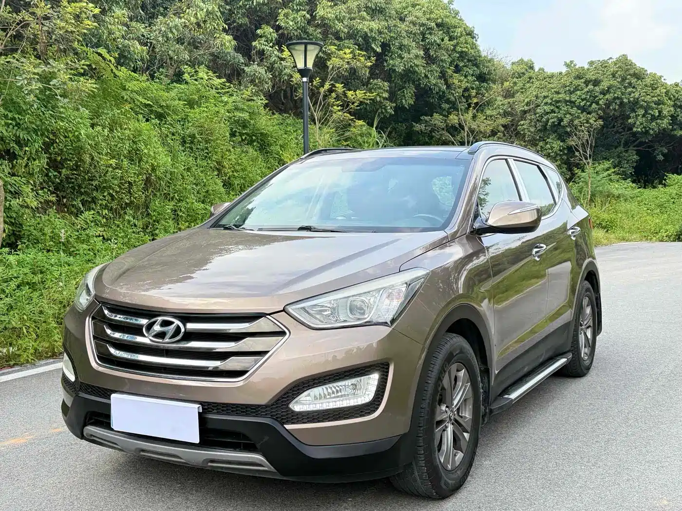 Hyundai Santa Fe 2013 Model 2.4L Automatic 2WD Smart