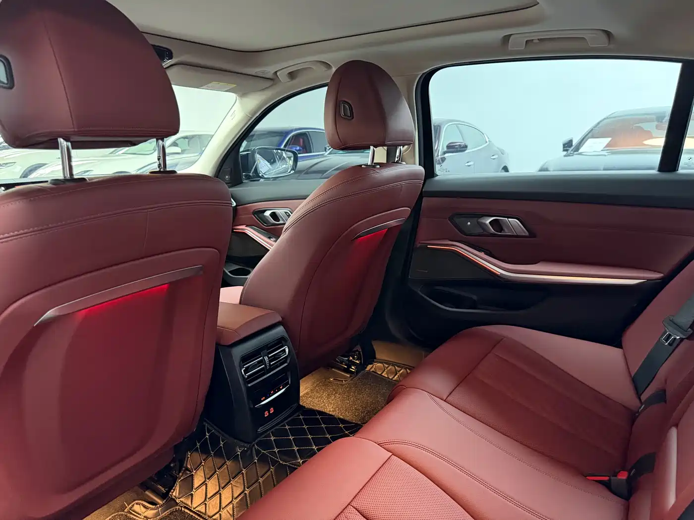 BMW 3 Series 2023 325Li M Sport Black Night Package фото 8