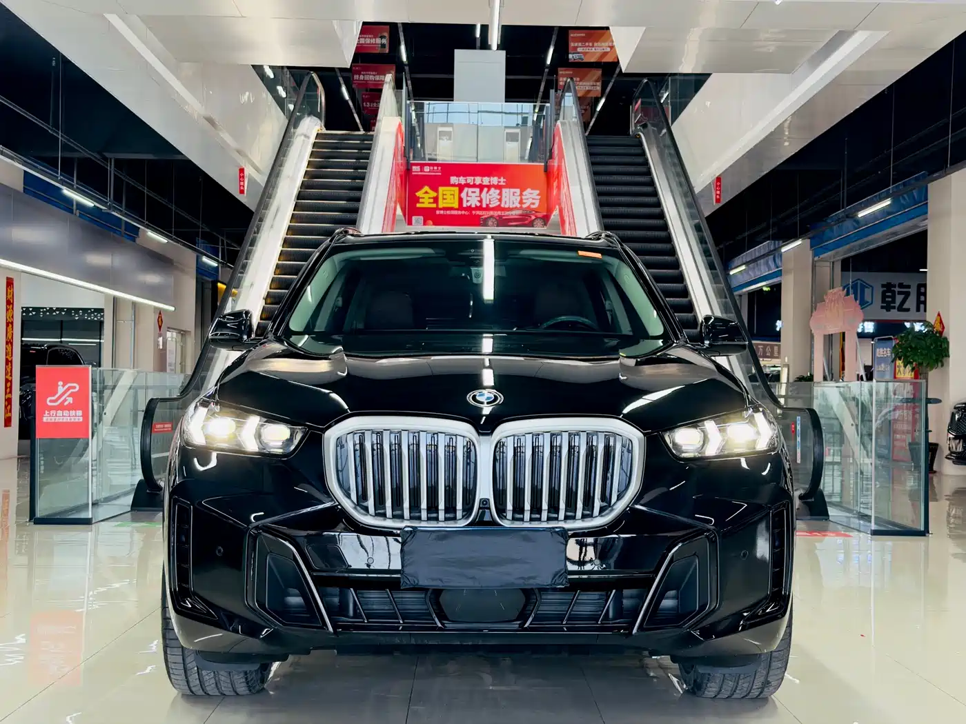 BMW X5 2023 xDrive 30Li Premium M Sport Black Night Package фото 2