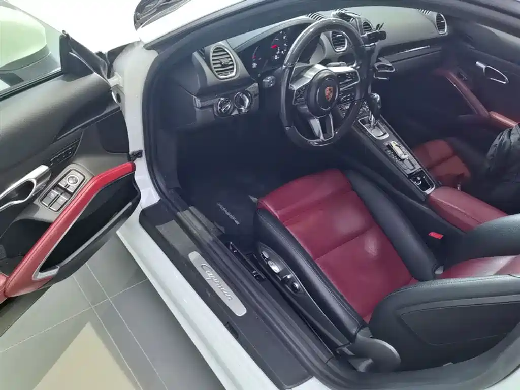 Porsche 718 2018 Cayman 2.0T фото 15