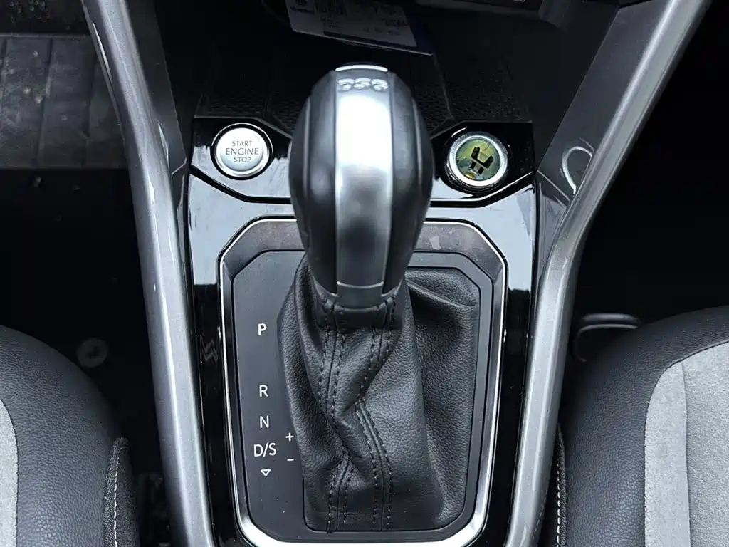 Volkswagen T-ROC 2021 Facelift 280TSI DSG 2WD R-Line Pro Smart Connect Edition фото 19