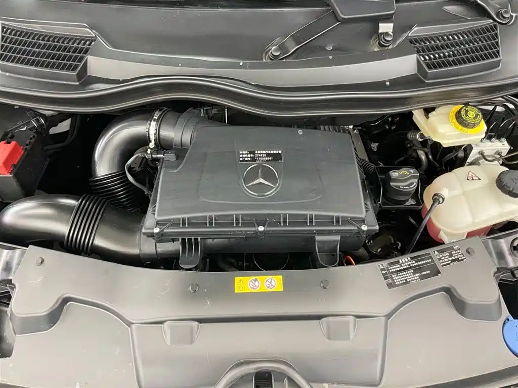 Mercedes-Benz V-Class 2021 V 260 L Long Wheelbase Premium Edition фото 29