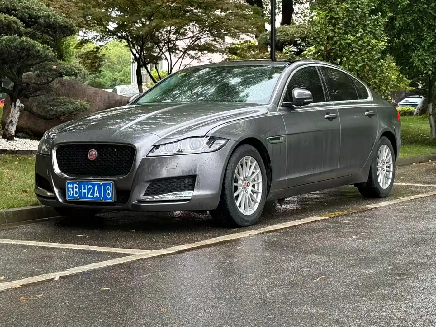 Jaguar XF 2016 2016 XF 2.0T 2WD Elegance Edition