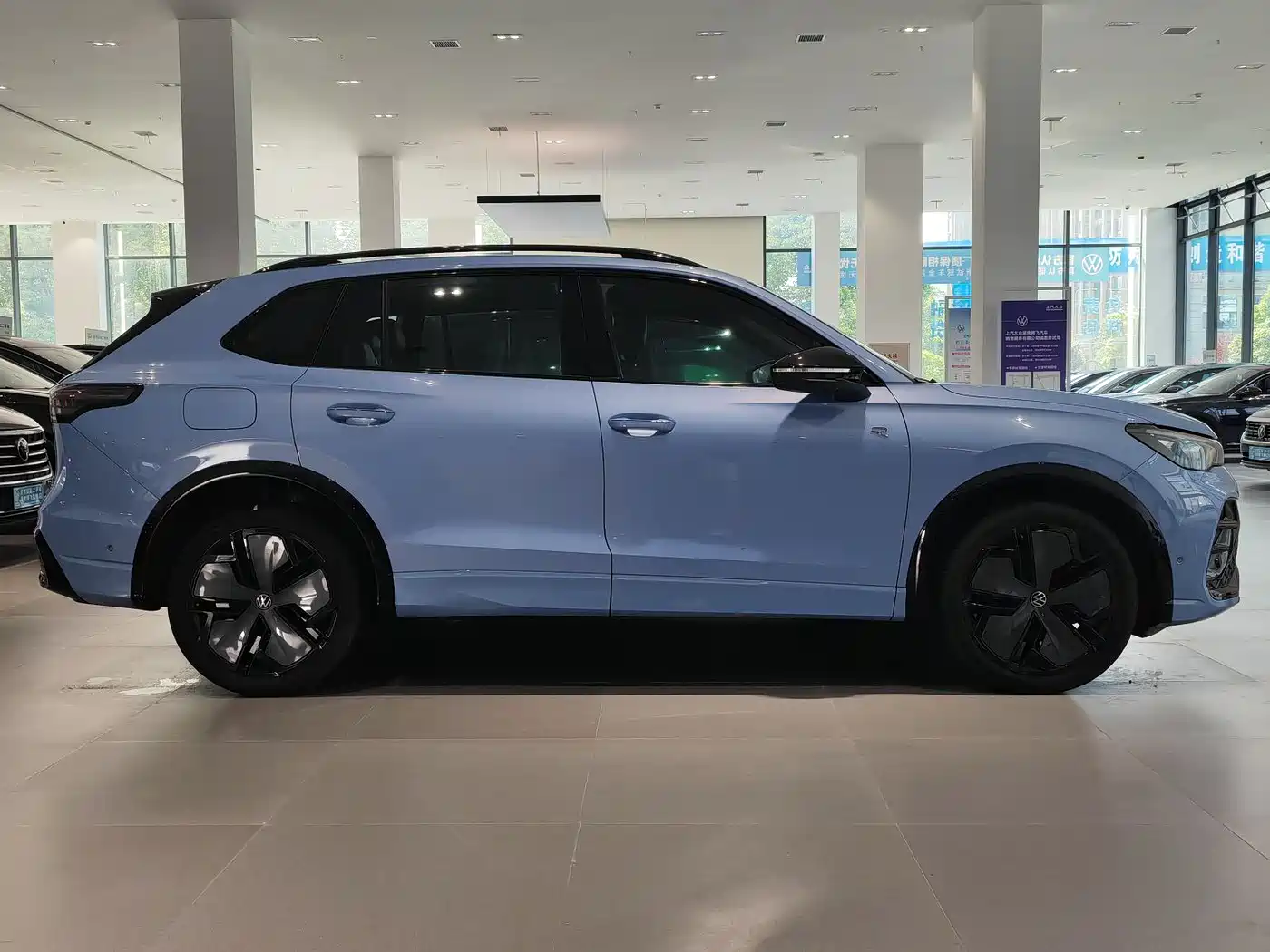 Volkswagen Tiguan L 2024 PRO 330TSI 2WD R-Line Smart Edition фото 4