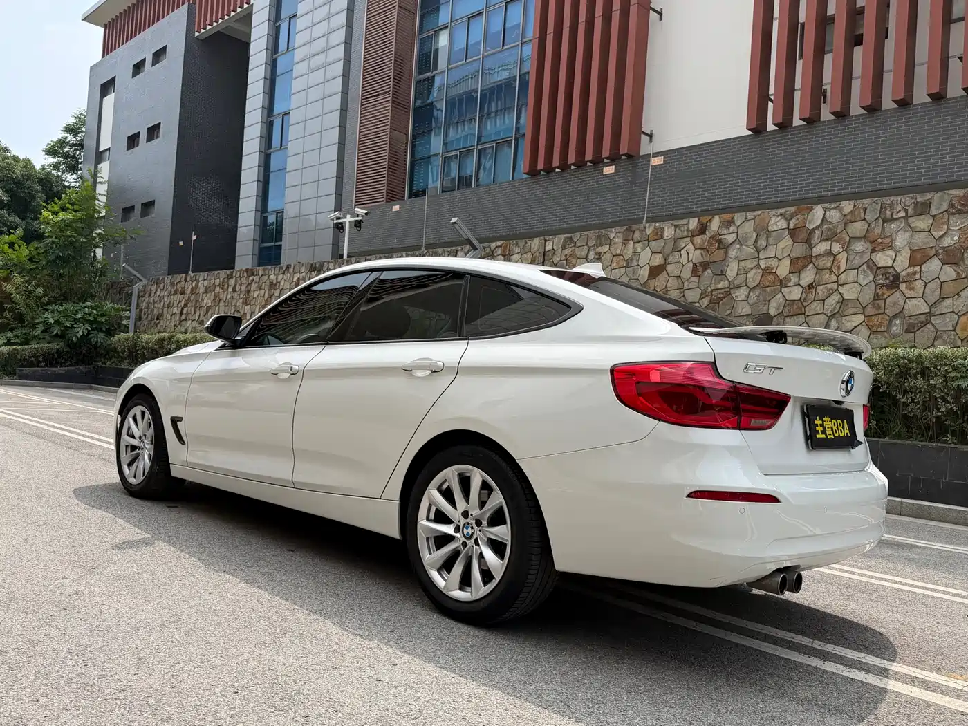 BMW 3 Series GT 2018 320i Fashion фото 23