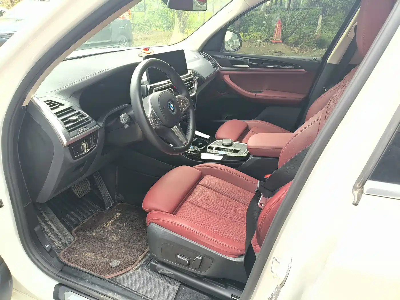 BMW iX3 2024 Leading Edition фото 6
