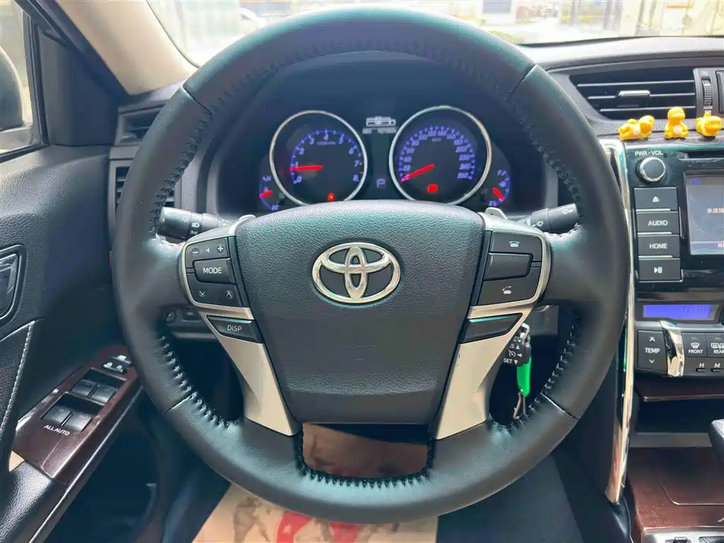 Toyota Reiz 2013 2.5V Premium Edition фото 17