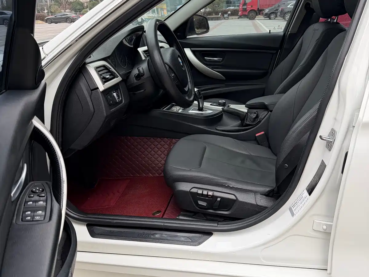 BMW 3 Series 2015 320Li Fashion фото 4
