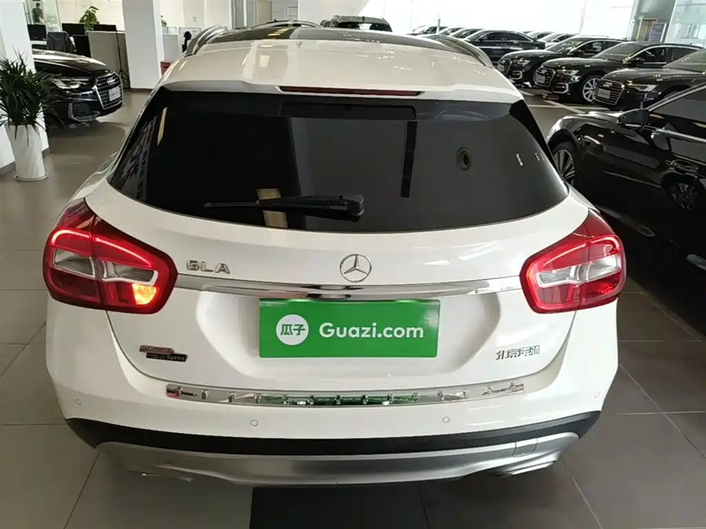 Mercedes-Benz GLA 2016 GLA 200 Dynamic фото 6