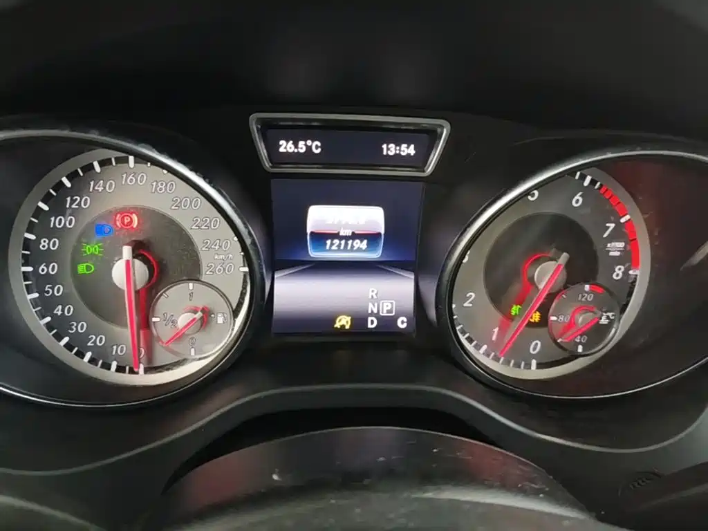 Mercedes-Benz GLA 2016 GLA 200 Dynamic фото 12