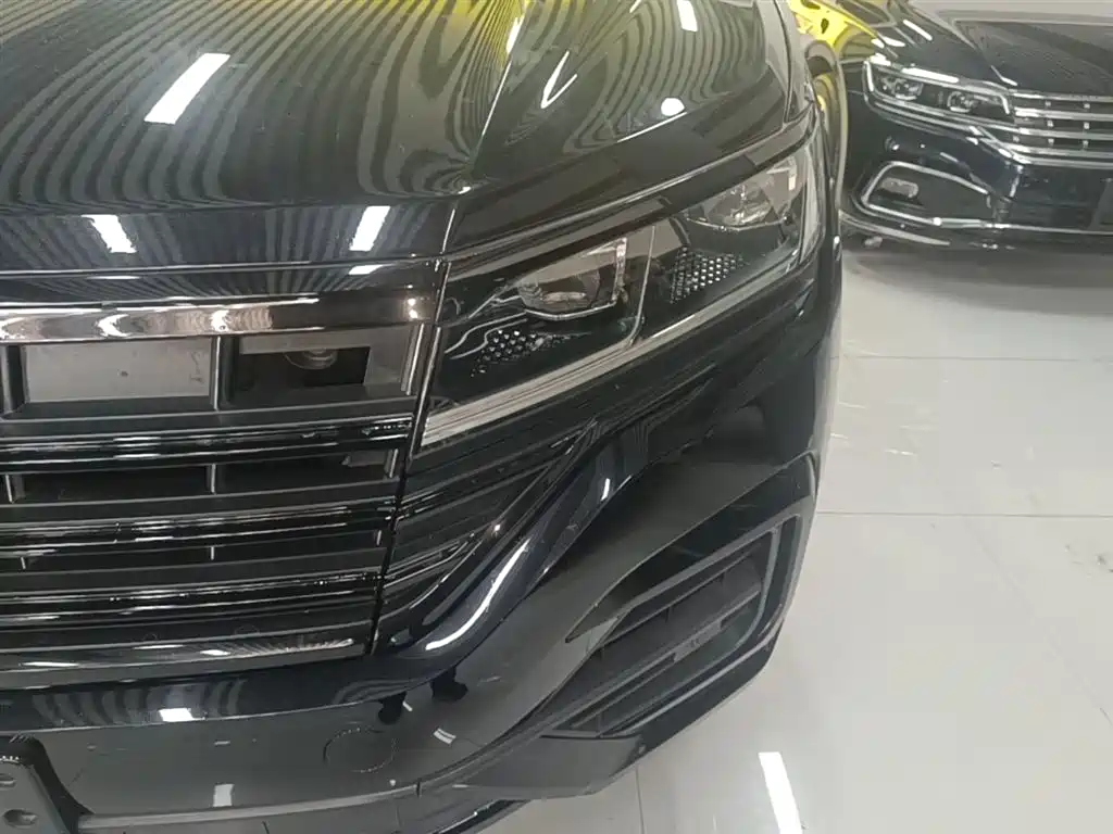 Volkswagen Touareg 2019 3.0TSI Sharp Edge Edition China VI фото 24