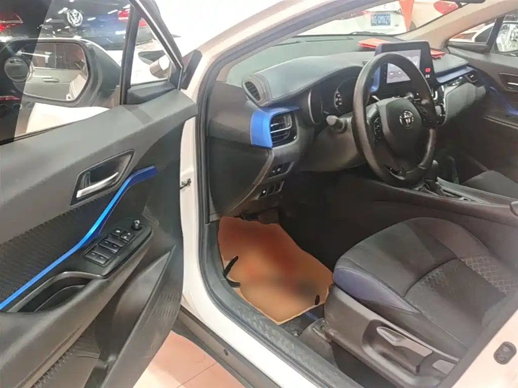 Toyota C-HR 2021 2.0L Comfort Edition фото 16