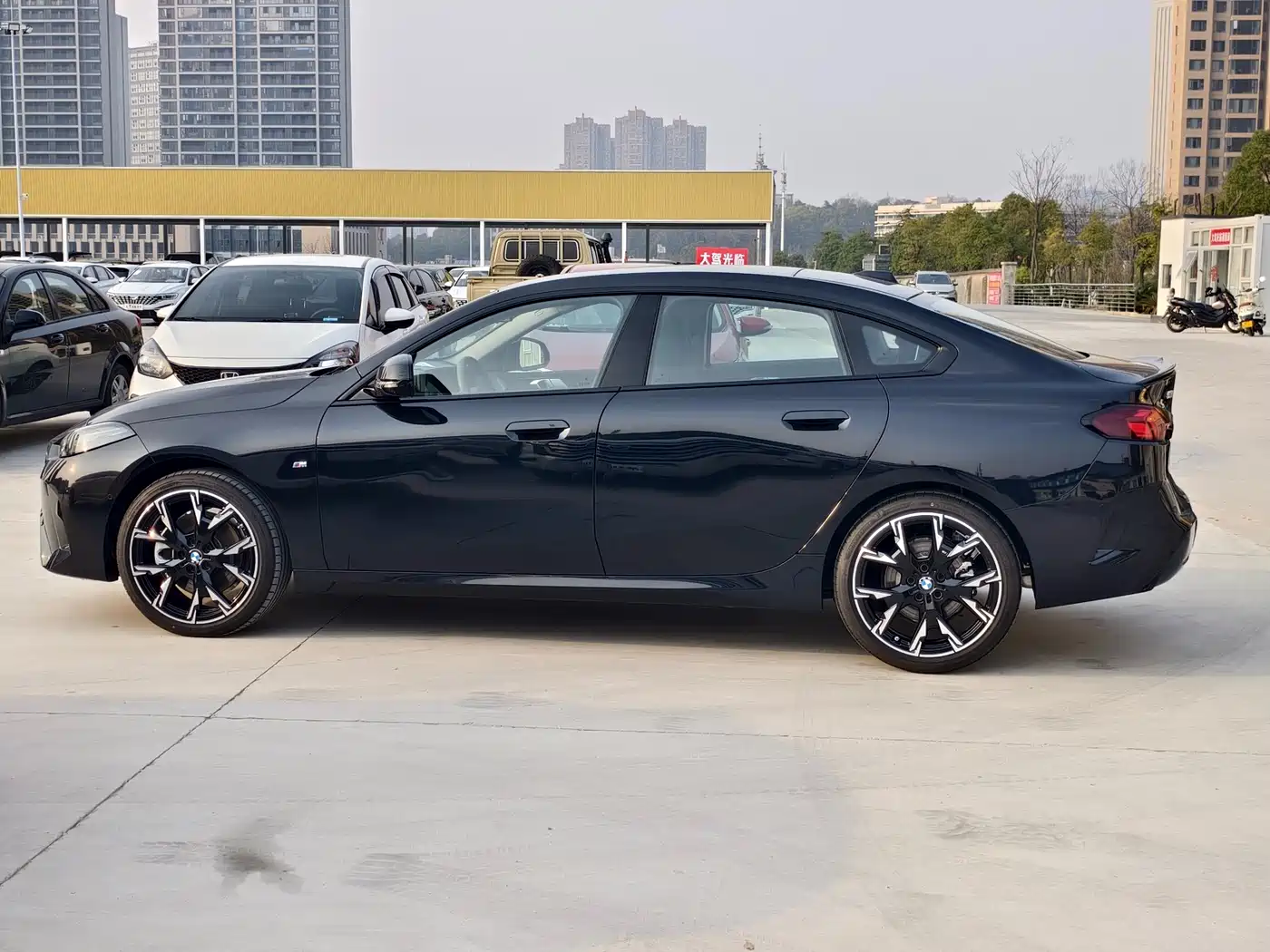 BMW 2 Series 2025 225L M Sport Moonlight Package фото 4