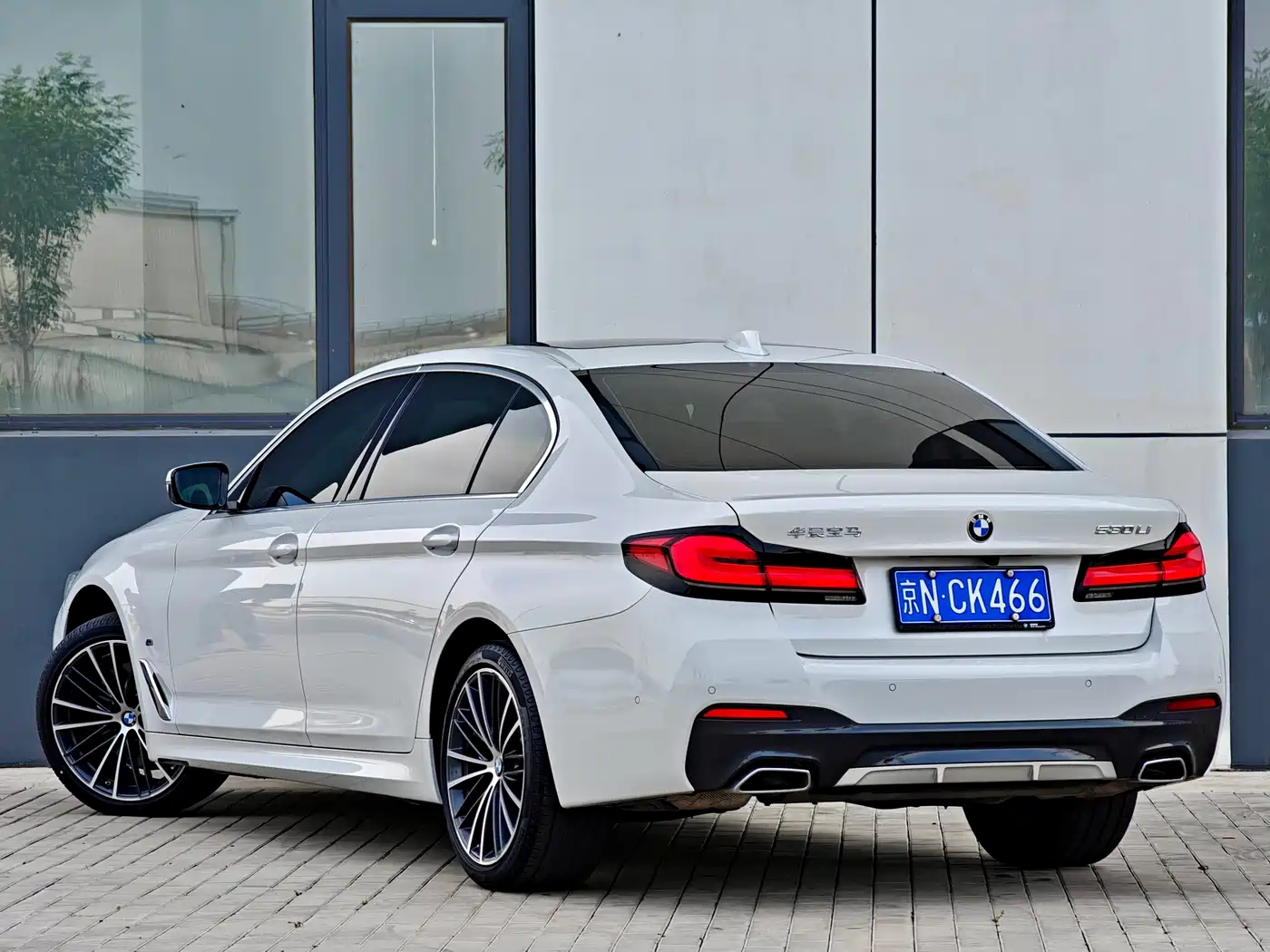 BMW 5-SERIES