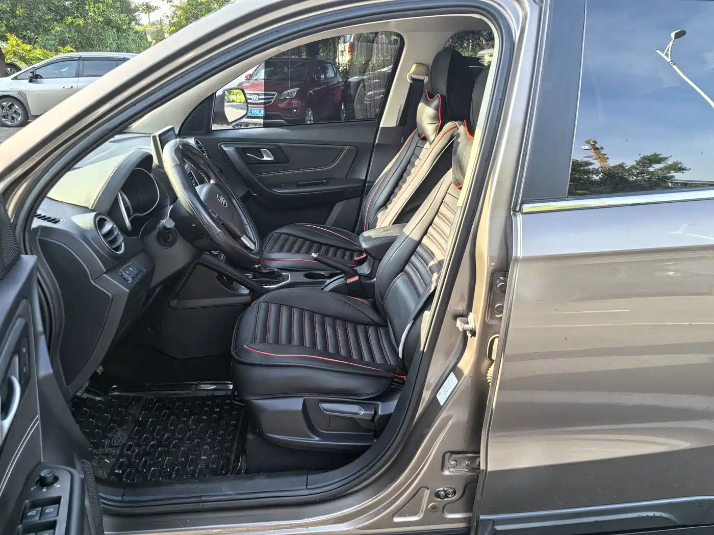 Besturn X40 2017 2017 1.6L Automatic Luxury