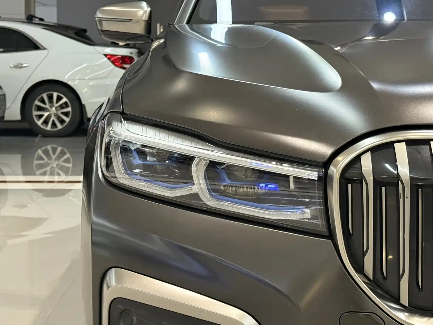 Photo 4 - BMW 7 Series