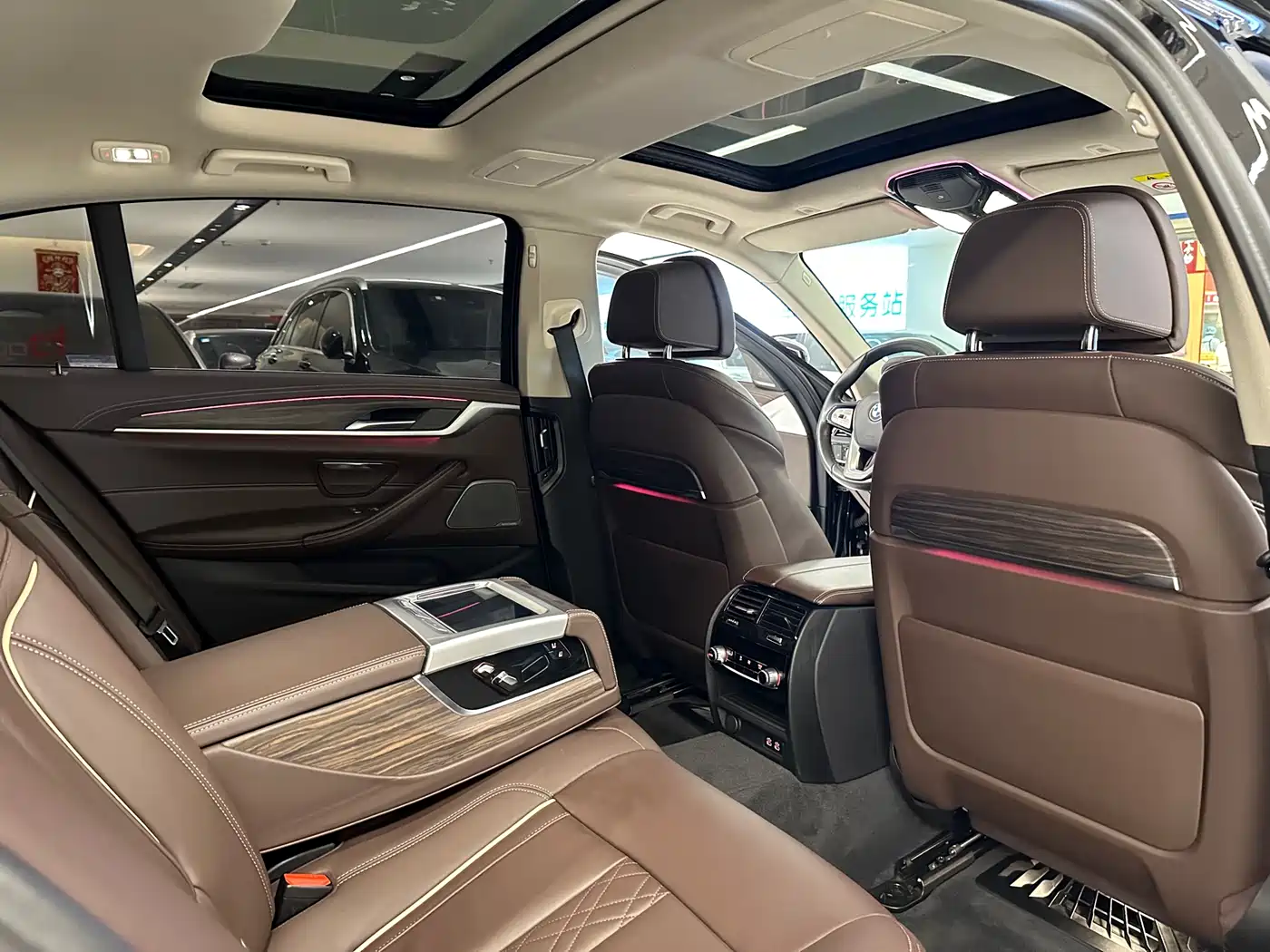 BMW 5 Series 2020 530Li Premium Luxury Package фото 16
