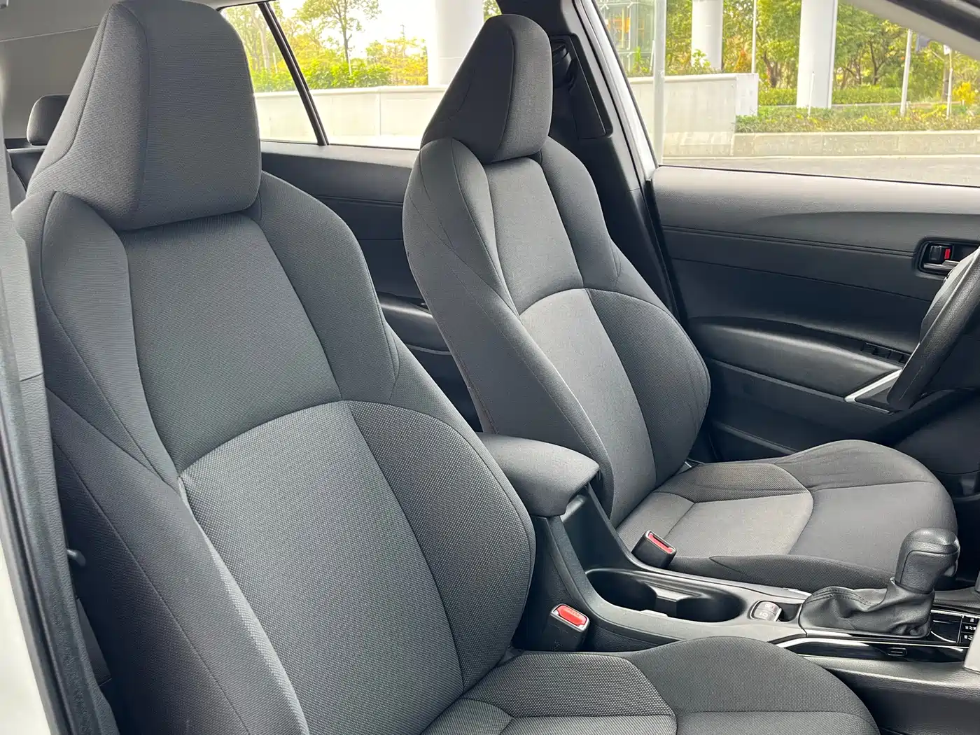 Toyota Frontlander 2023 2.0L CVT Leading Edition фото 34