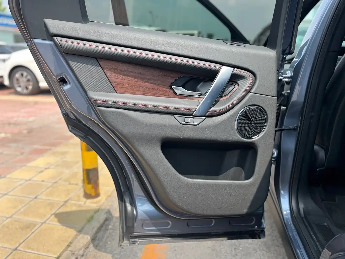 Land Rover Discovery Sport 2020 249PS R-Dynamic Performance фото 14