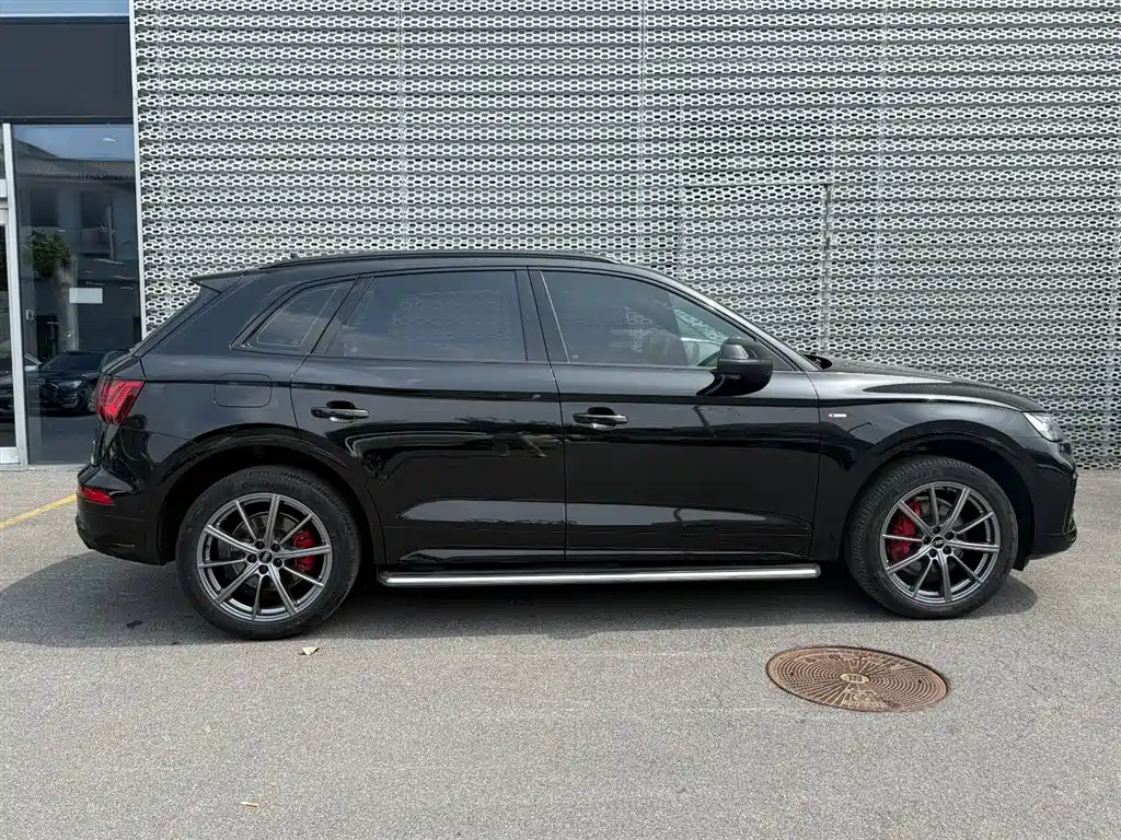 Audi Q5L 2024 Model 45 TFSI Premium Dynamic фото 3