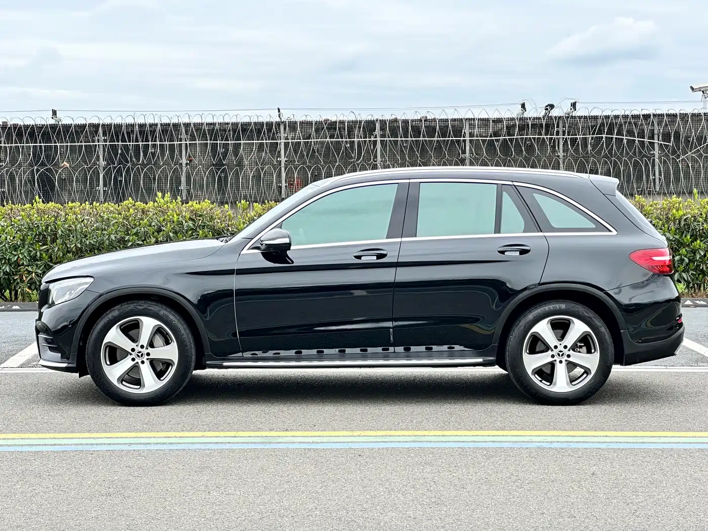 Mercedes-Benz GLC 2017 GLC 260 4MATIC Luxury фото 4