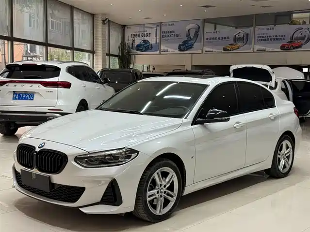 BMW 1 Series 2022 120i M Sport Shadow Edition