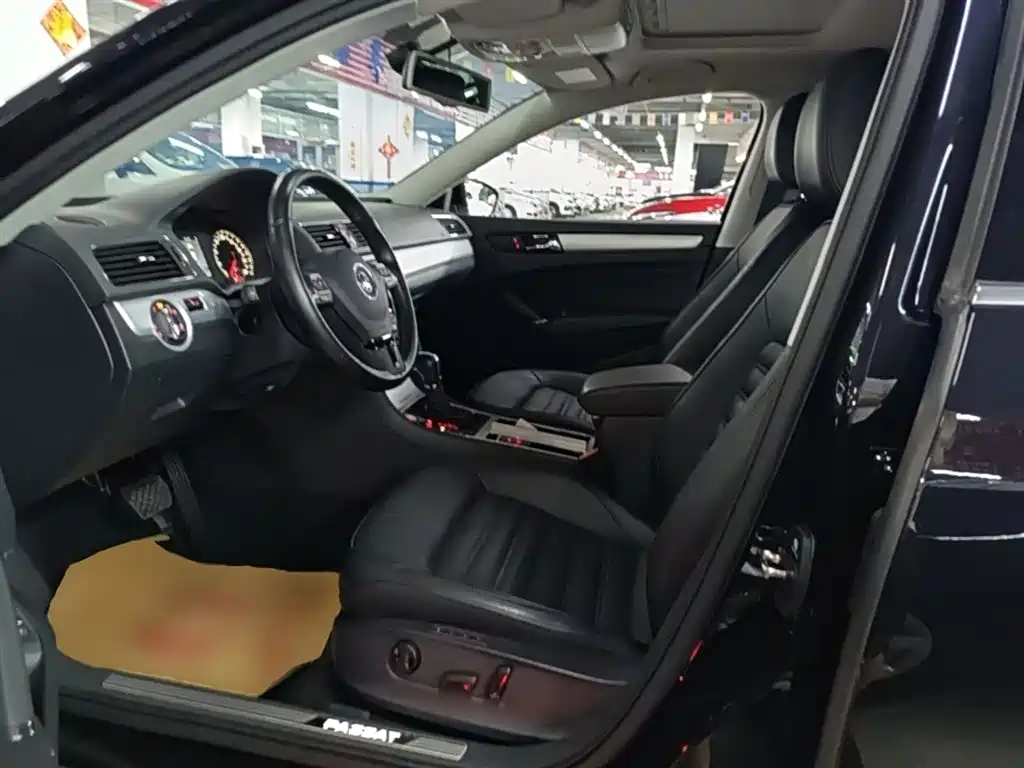 Volkswagen Passat 2015 1.8TSI DSG Prestige Edition фото 15