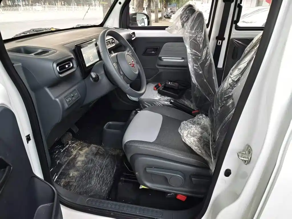 صورة 15 - Wuling Motors Wuling Zhiguang NEV