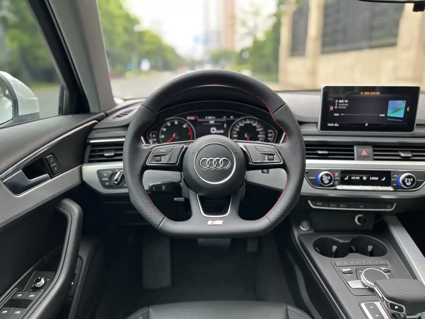 Audi A4L 2017 Plus 40 TFSI Fashion фото 14