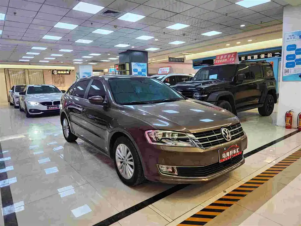Volkswagen Lavida Tour 2015 1.6L Automatic Comfort Edition фото 12