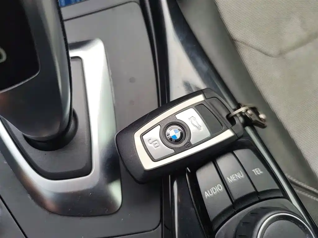 BMW 1 Series (Import) 2013 Facelift 116i Urban Model фото 9