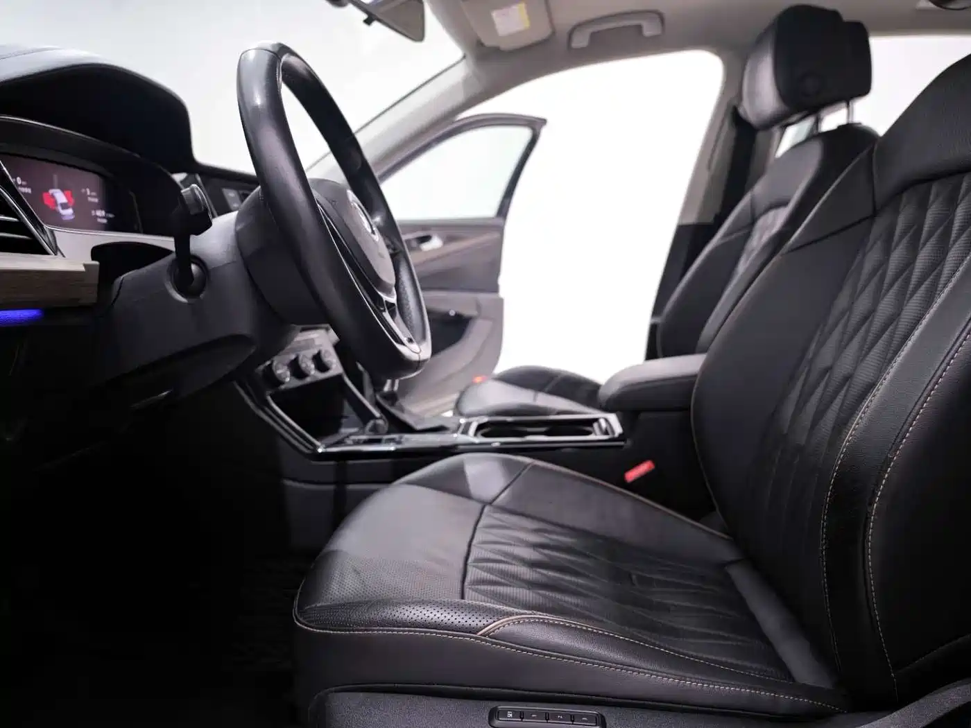 Volkswagen Passat 2019 330TSI Luxury Edition China VI фото 20