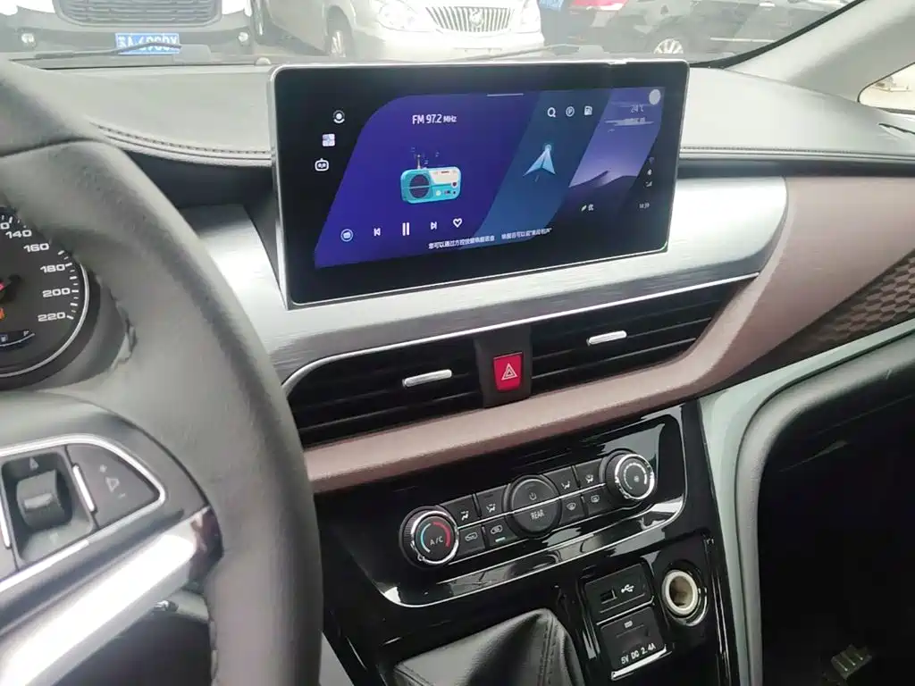 Photo 13 - JAC Refine M3