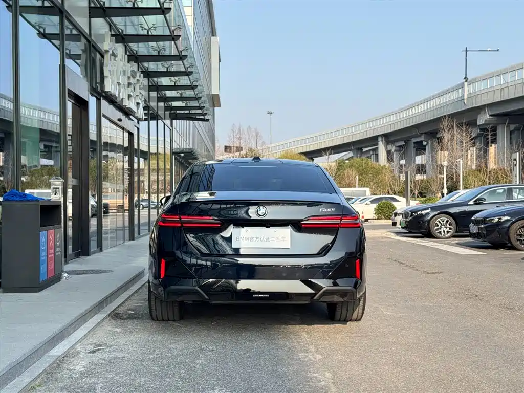 BMW 5 Series (Import) 2024 530i Premium Model M Sport Package фото 4