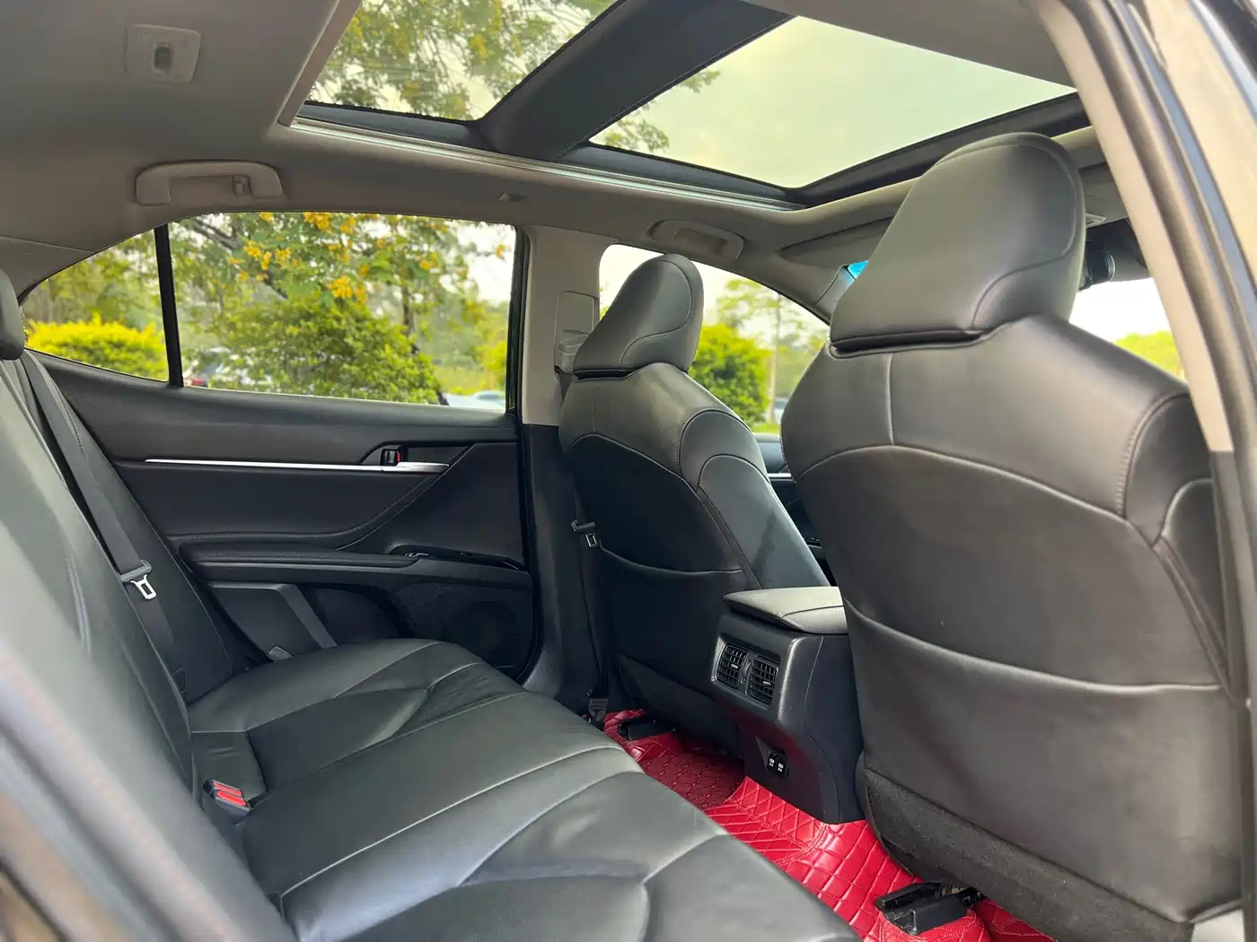 Toyota Camry 2018 2.5G Luxury Edition фото 14
