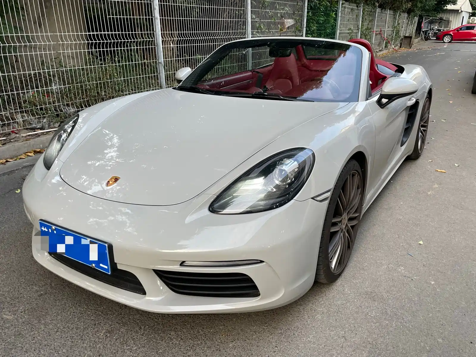 Photo 1 - Porsche 718