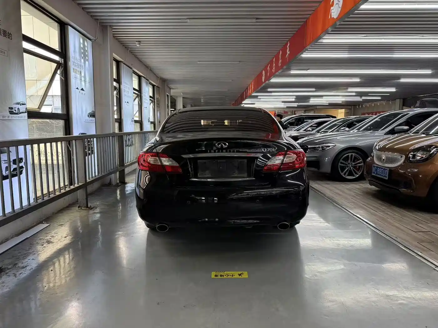 Фото 8 - Infiniti Q70