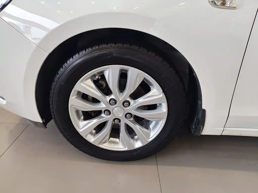 Photo 23 - Buick Excelle