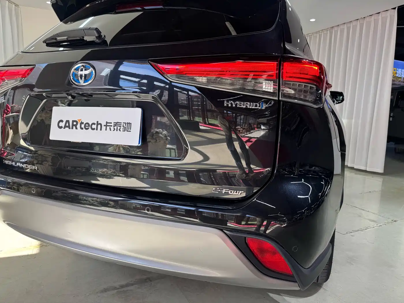 Toyota Highlander 2022 Hybrid 2.5L 4WD Luxury 7-Seater фото 25