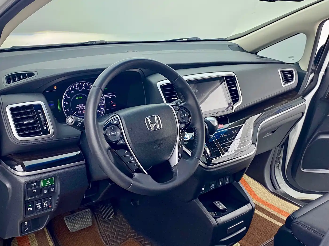 Фото 8 - Honda Odyssey