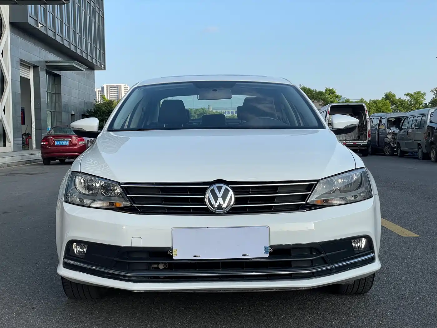 Volkswagen Sagitar 2017 1.6L Automatic Comfort фото 2