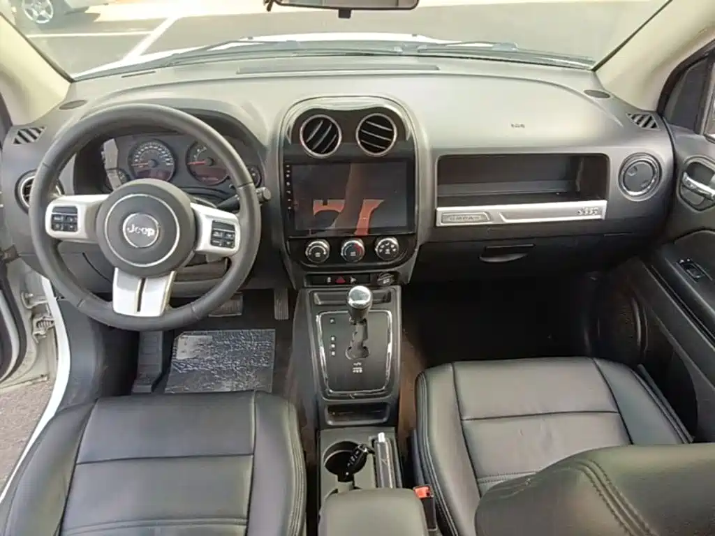 Jeep Compass (Import) 2015 2015 2.0L 2WD Sport