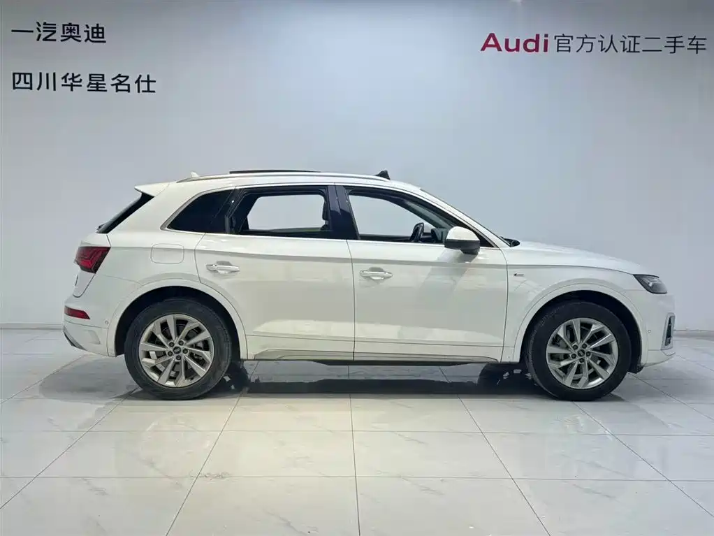 Audi Q5L 2022 40T Luxury Dynamic фото 3
