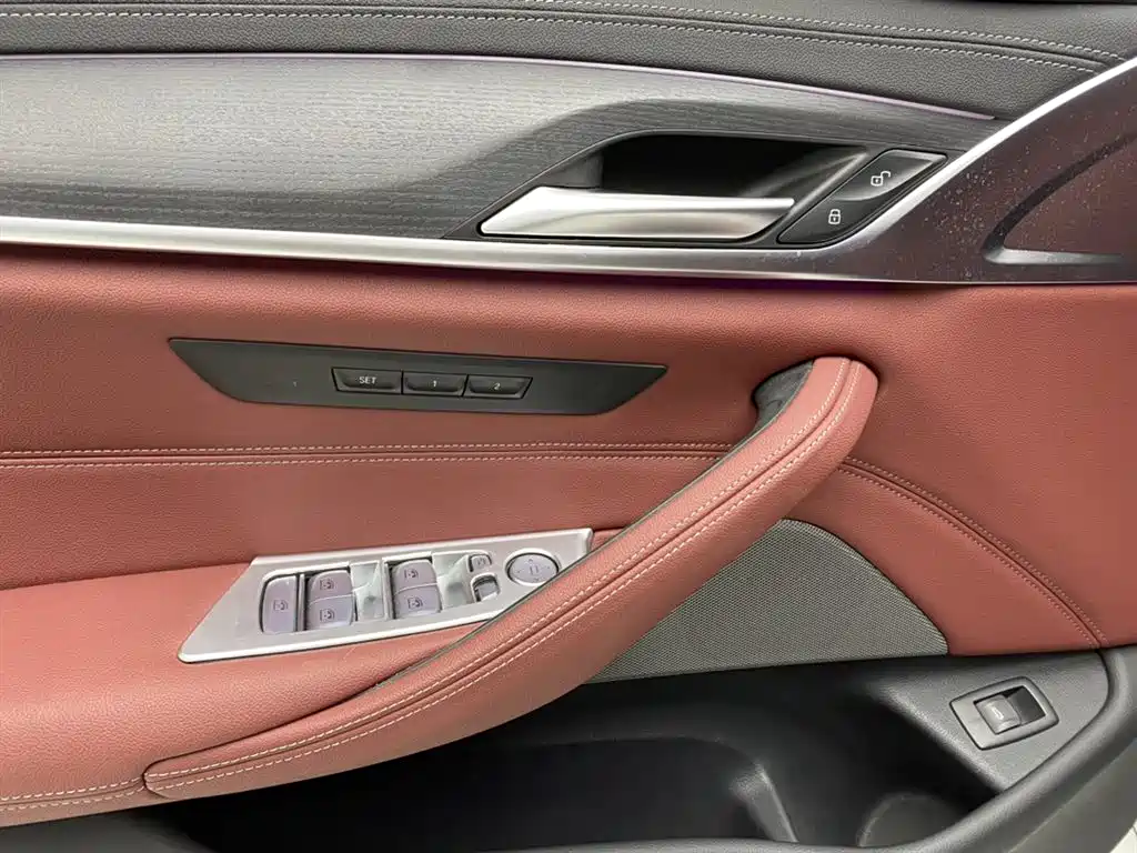BMW 5 Series 2023 530Li Leading M Sport Package фото 26