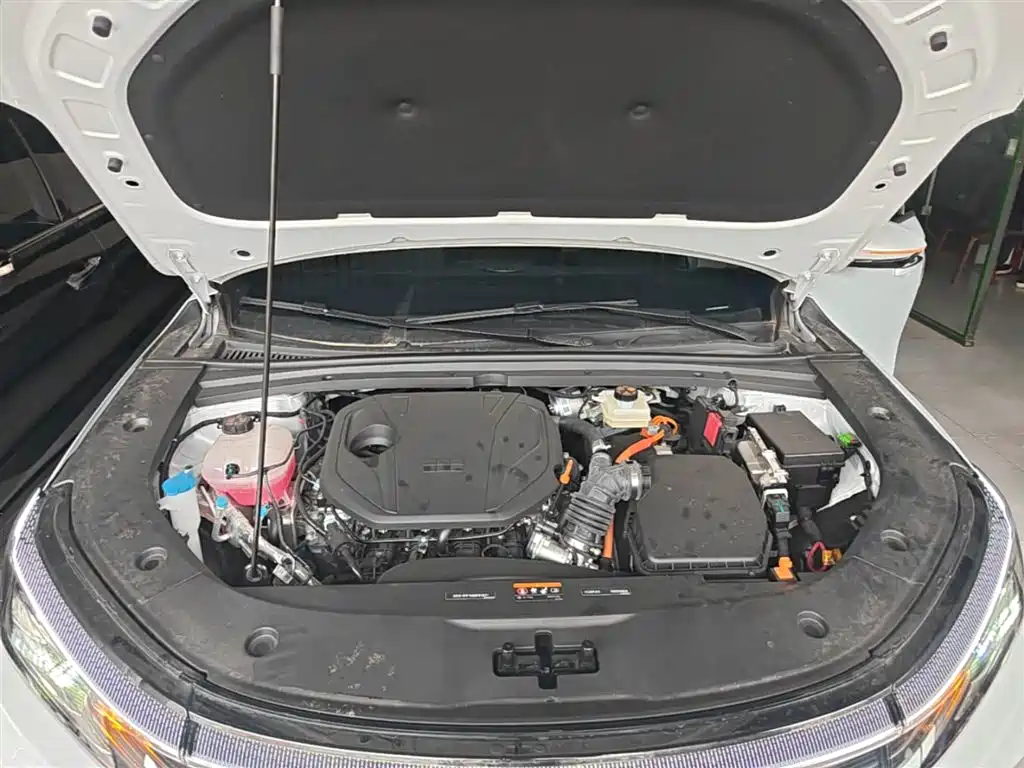 Geely Galaxy Galaxy A7 2025 EM-i 150km Explorer+ Edition фото 20