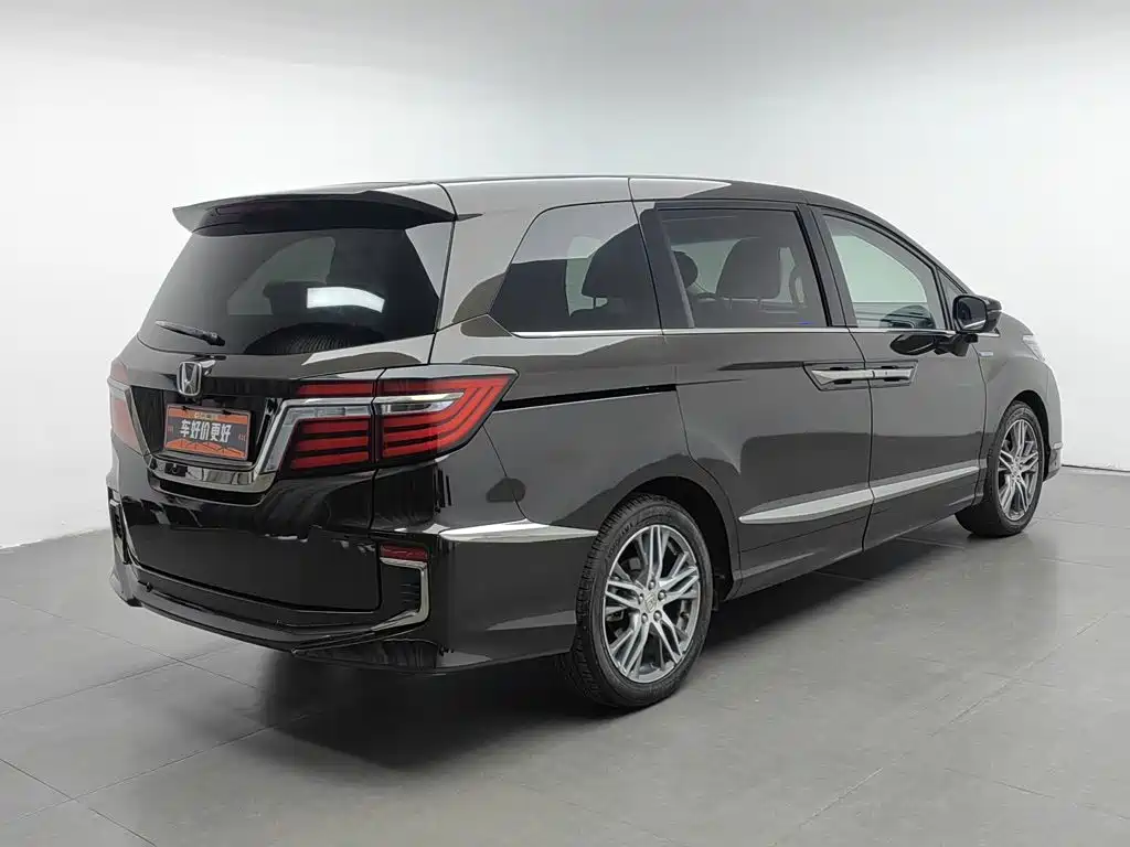 Фото 2 - Honda Elysion