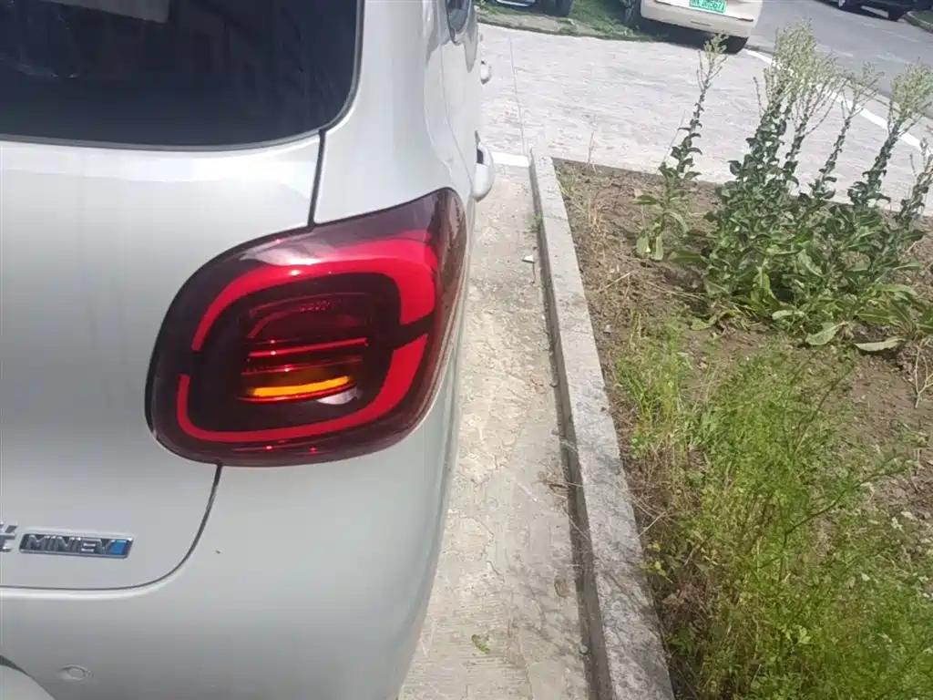 Wuling Motors Hongguang MINIEV 2026 2025 4-Door Advanced