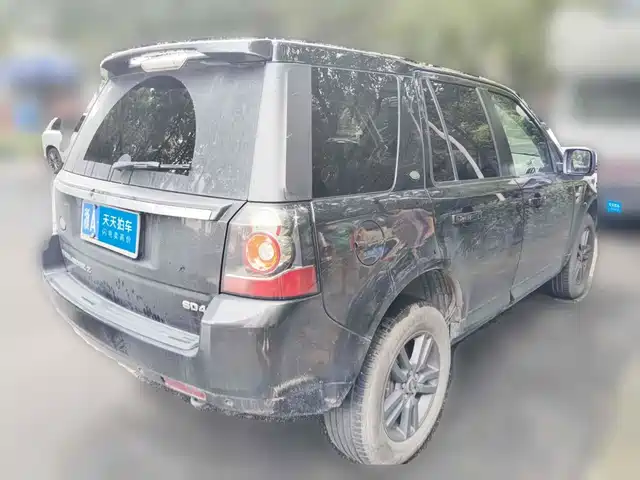 Land Rover Freelander 2 2015 2.2T SD4 XS Collector's Edition — фото 5