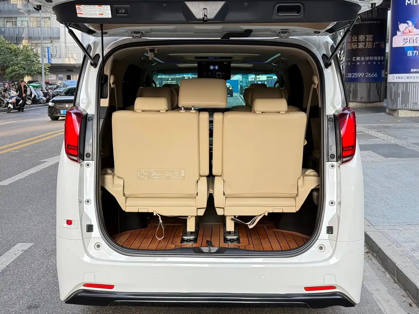 Toyota Alphard 2018 Facelift 3.5L Luxury Edition фото 20