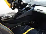 Фото 24 - Lamborghini Aventador